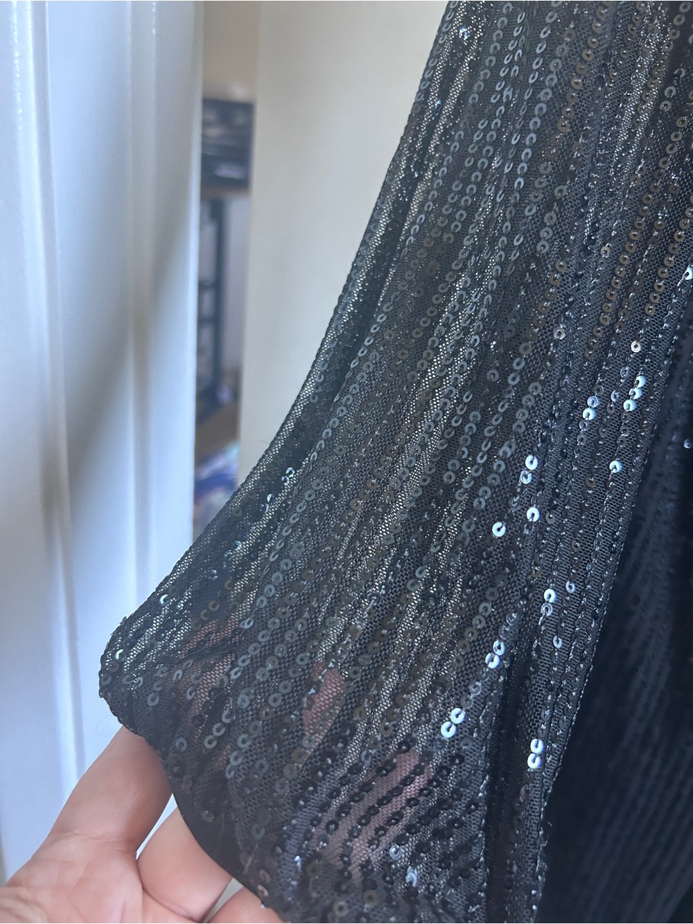 Women's Black Sequin Long Sleeve V-Neck Dress - Picture 4 of 4